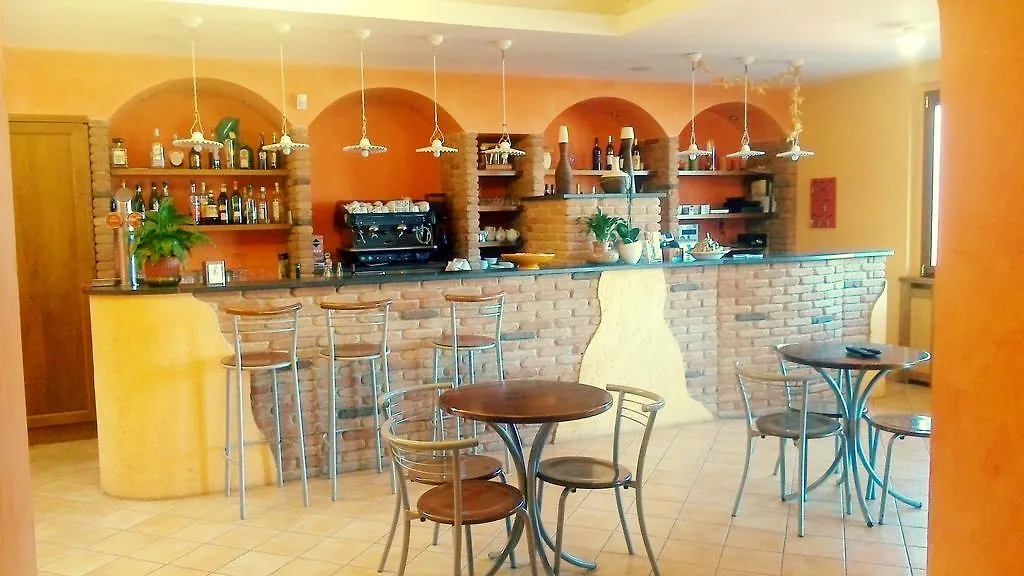 Hotel Ristorante El Caracol Mulazzo 2*,  Italia